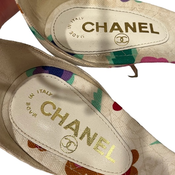 Chanel White Floral Canvas Bow Ankle Strap Sandals - Picture 7 of 12